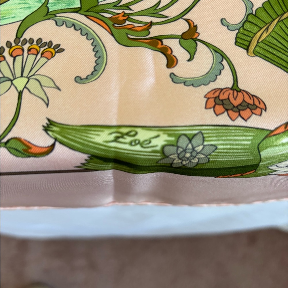 Rare Hermes
Sarasvati Silk Scarf - Picture 3 of 16